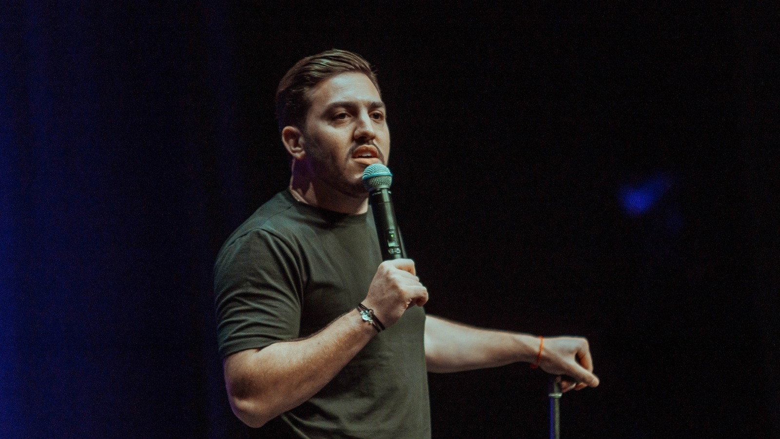 أمين راضي مباشرة