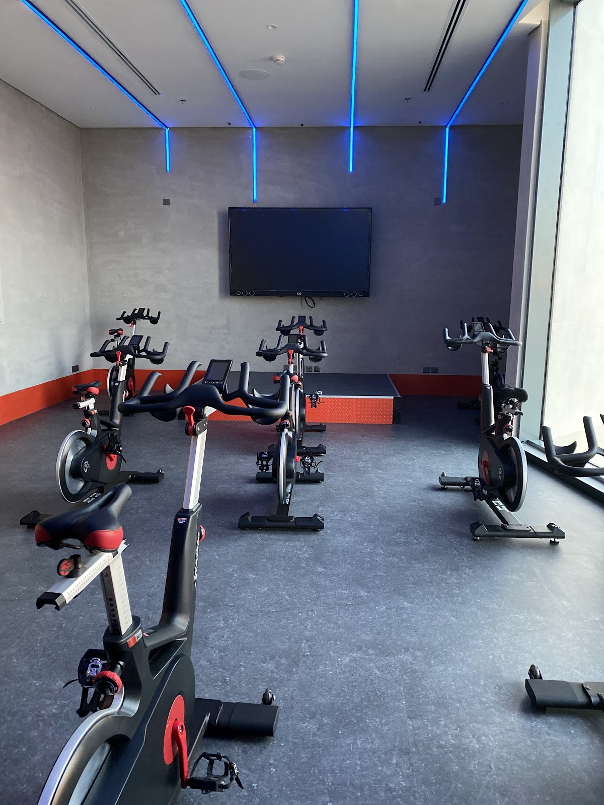 iN2Fitness - Hamra Men