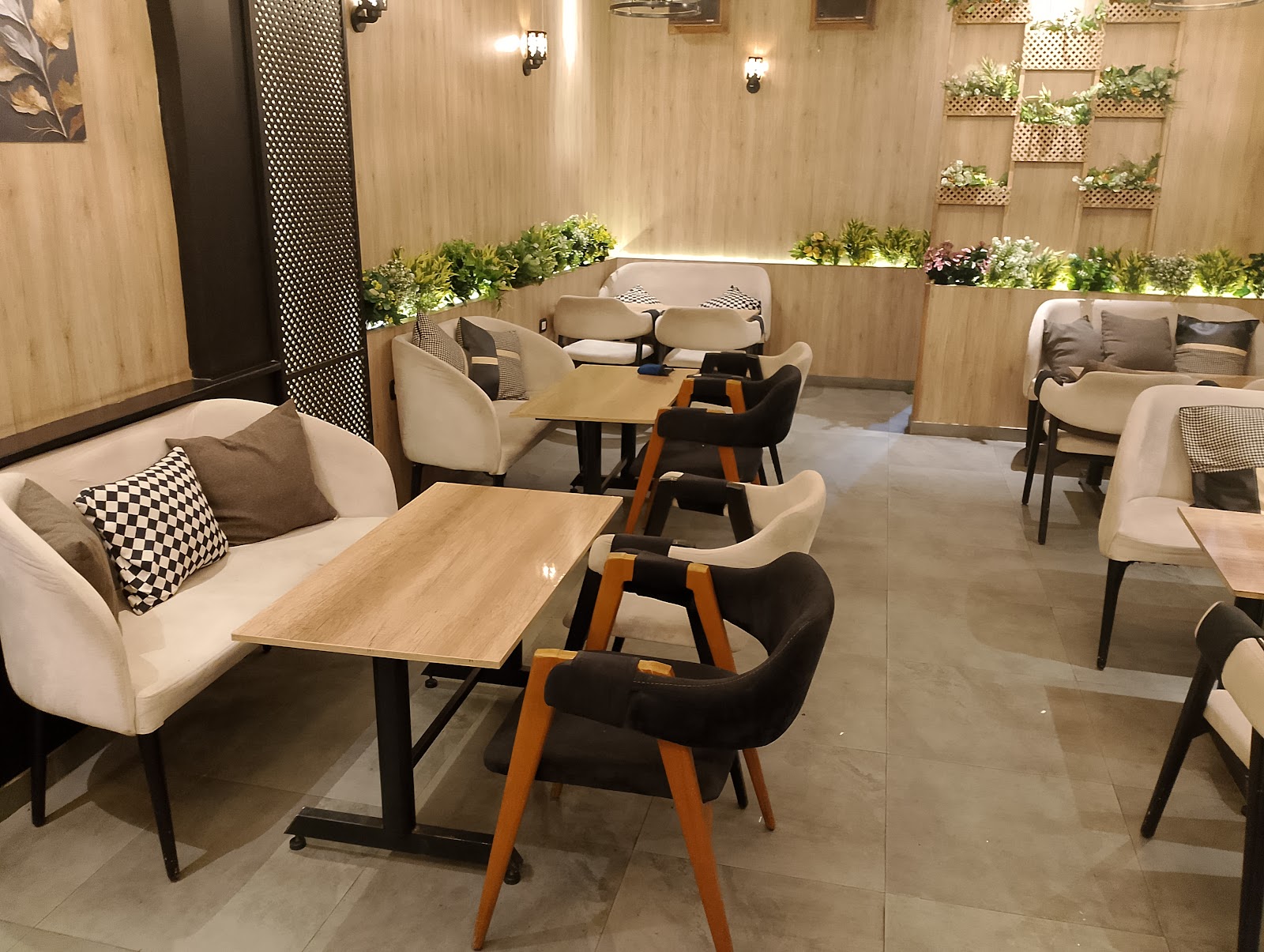 مطعم لا كوردي & كافيه