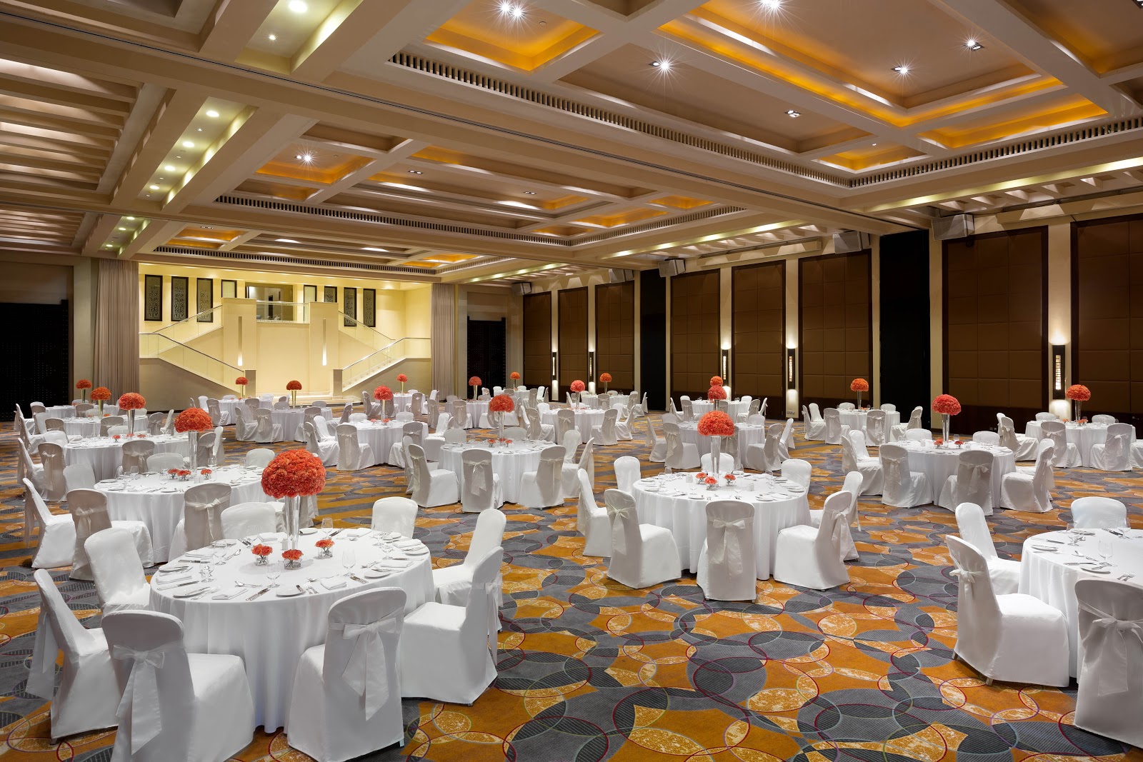 مركز ﻻزوردي