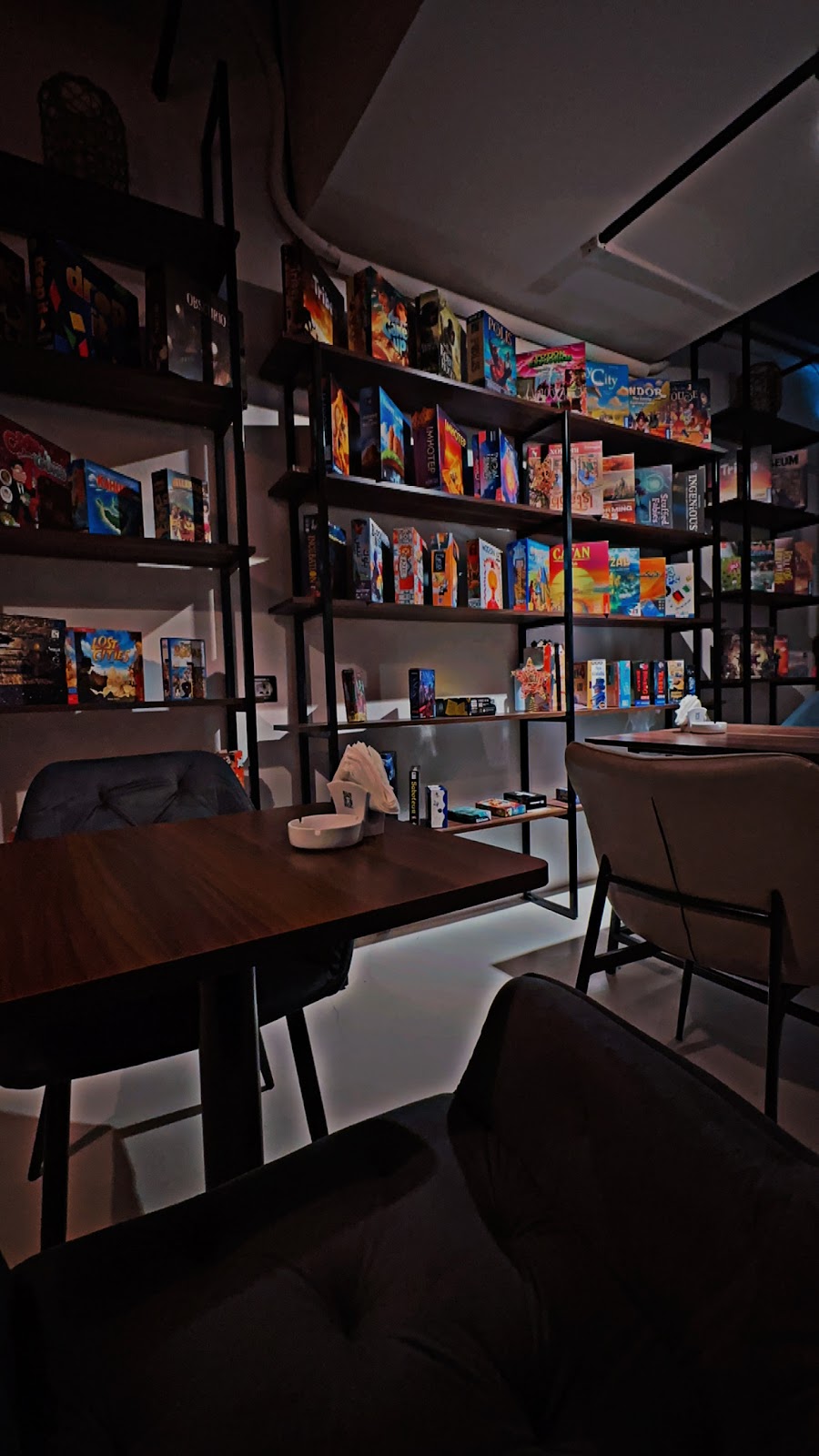 كم كم كافيه komkom cafe