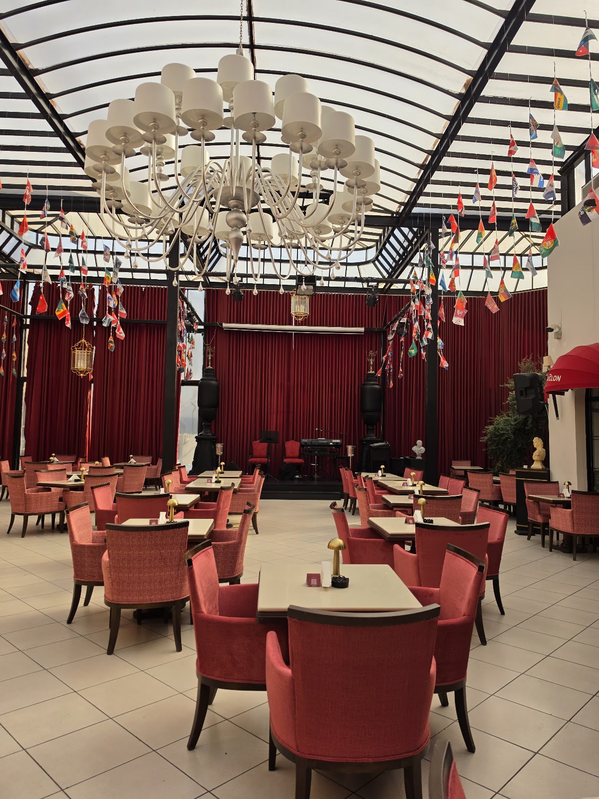 Aiglon Restaurant & café - مطاعم في جدة - 6