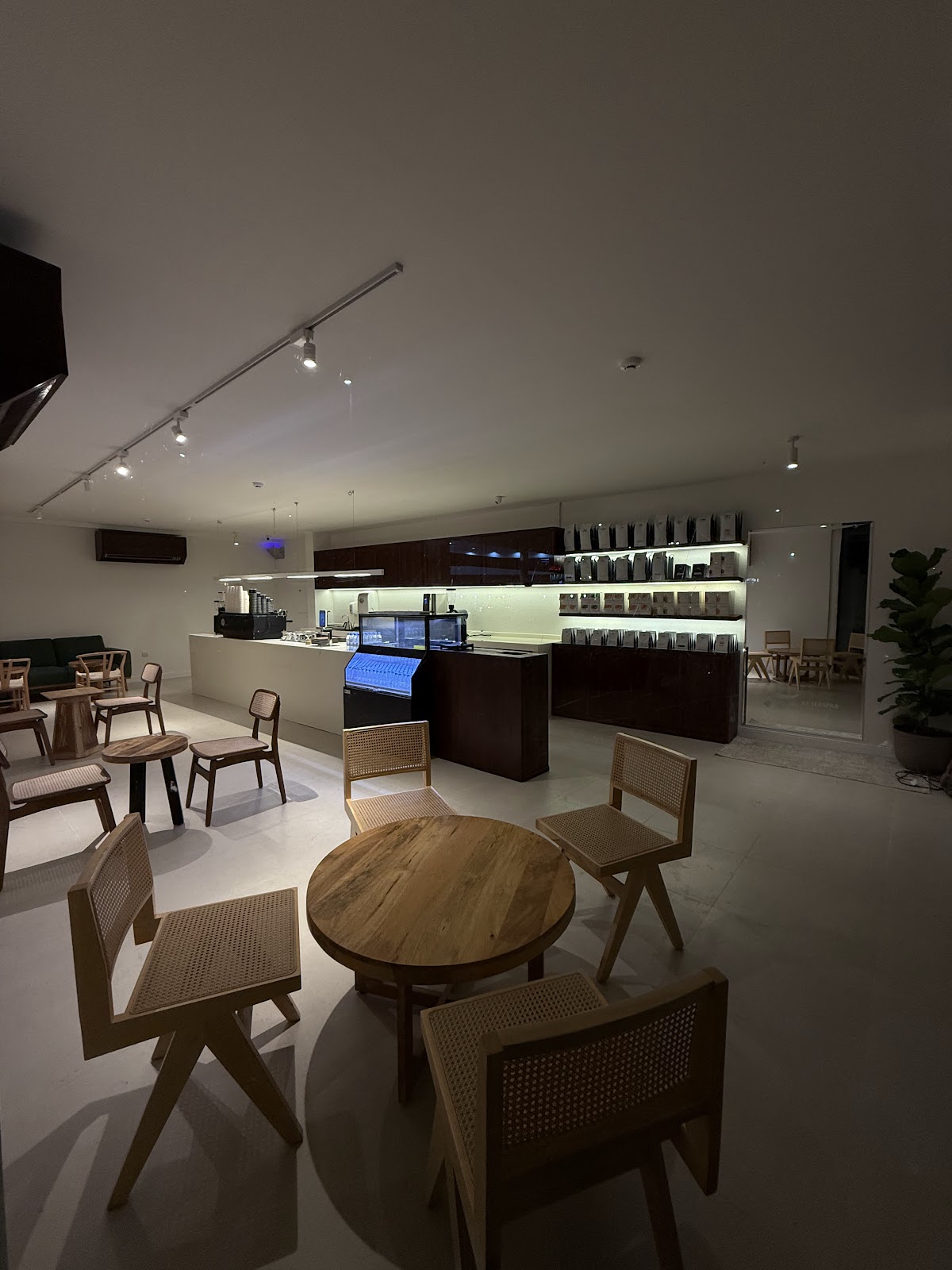 ASH Cafe - آش كافيه