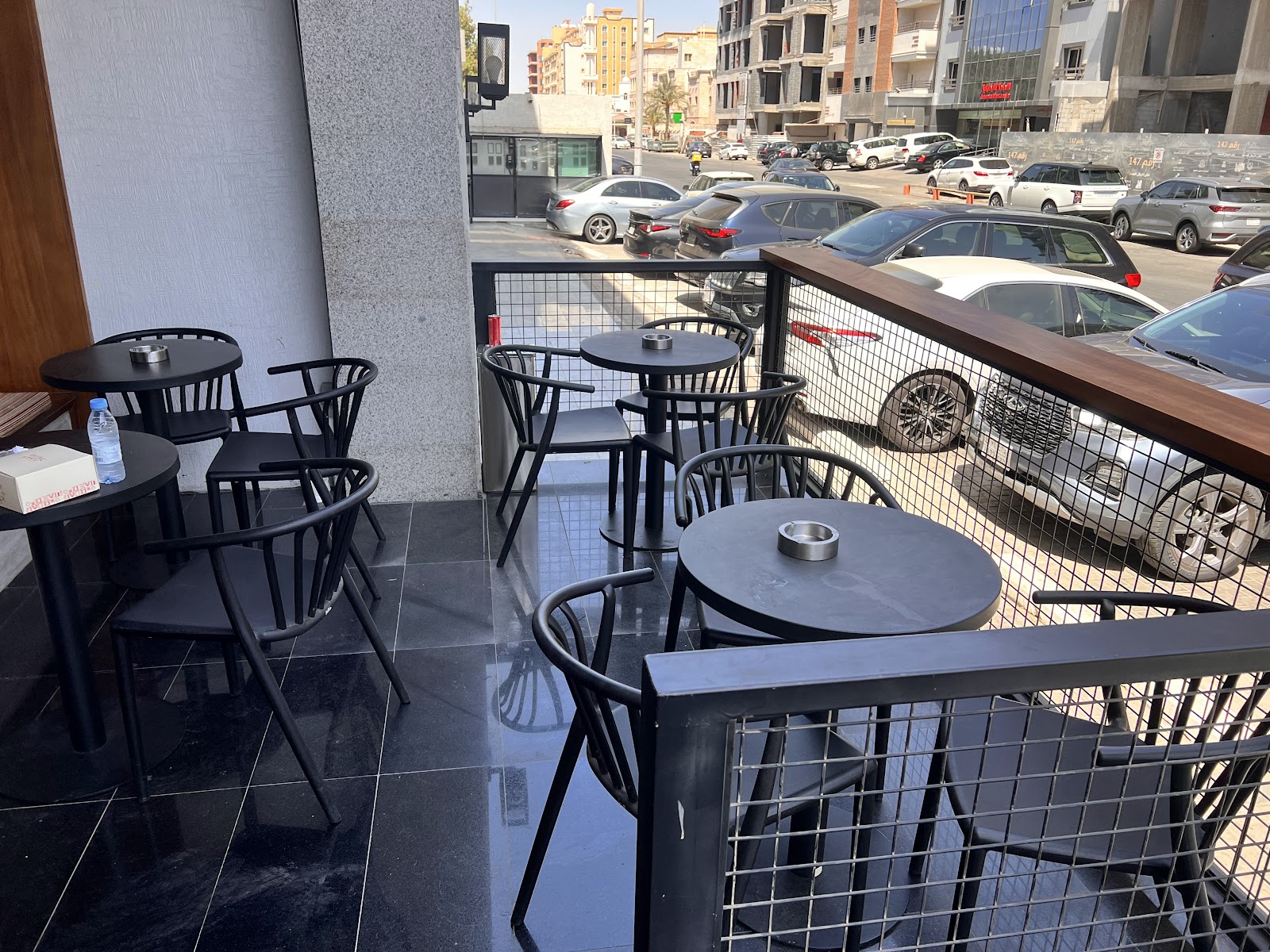 عتيق بار - كافيهات في جدة - 3