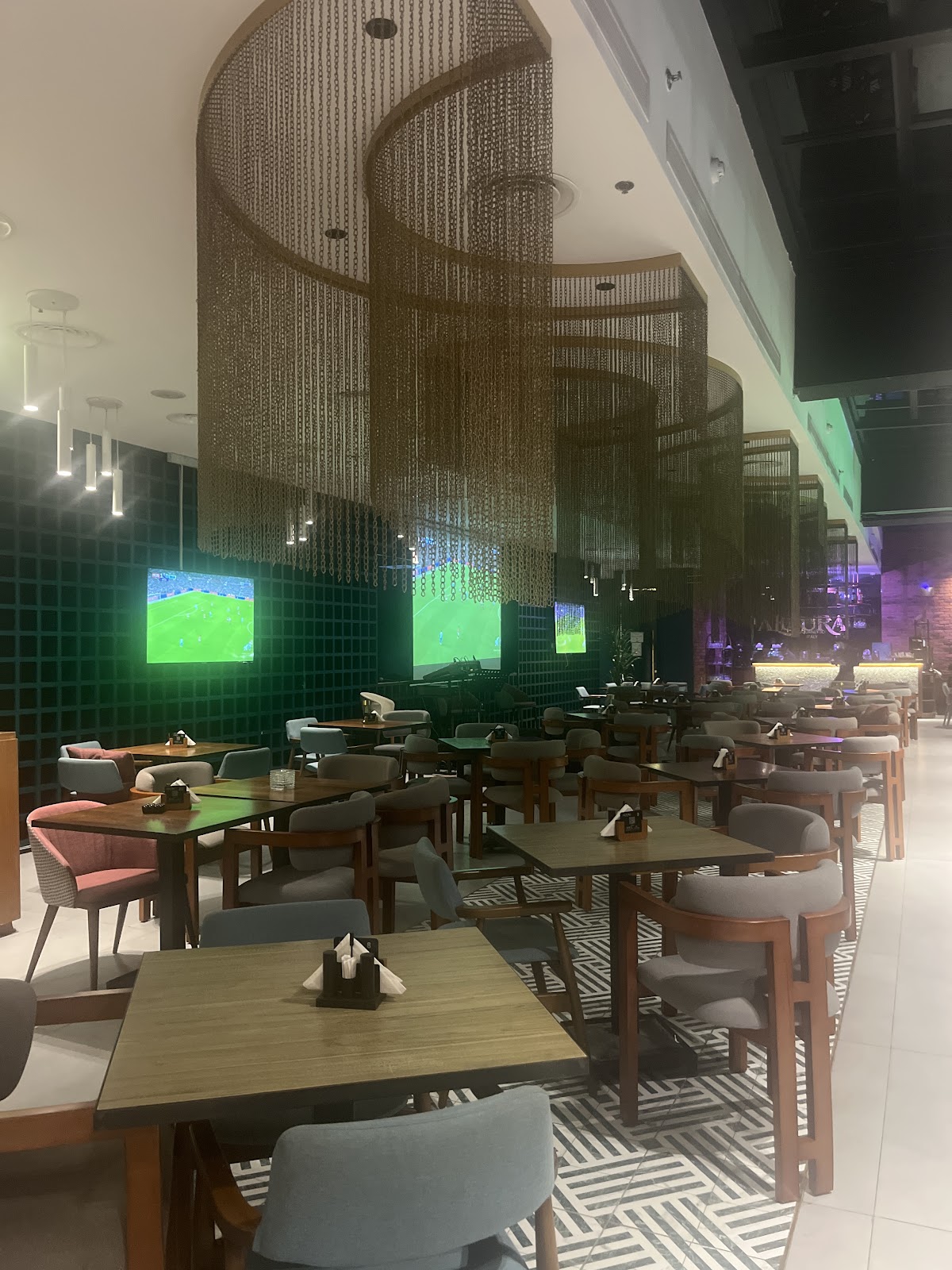 الورا كافيه - كافيهات في جدة - 4