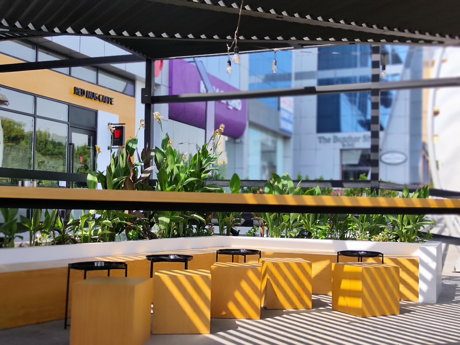 Red Mug Caffe - كافيهات في جدة - 3
